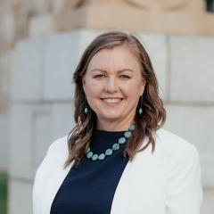 Dr Johanna Lynch